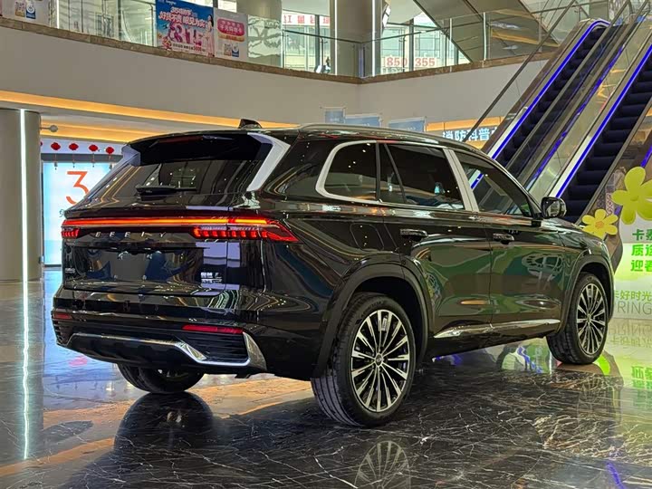 Geely Monjaro 2026 2026款 东方曜 2.0TD 自动霄汉版
