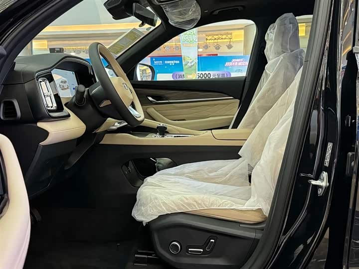 Geely Monjaro 2026 2026款 东方曜 2.0TD 自动霄汉版