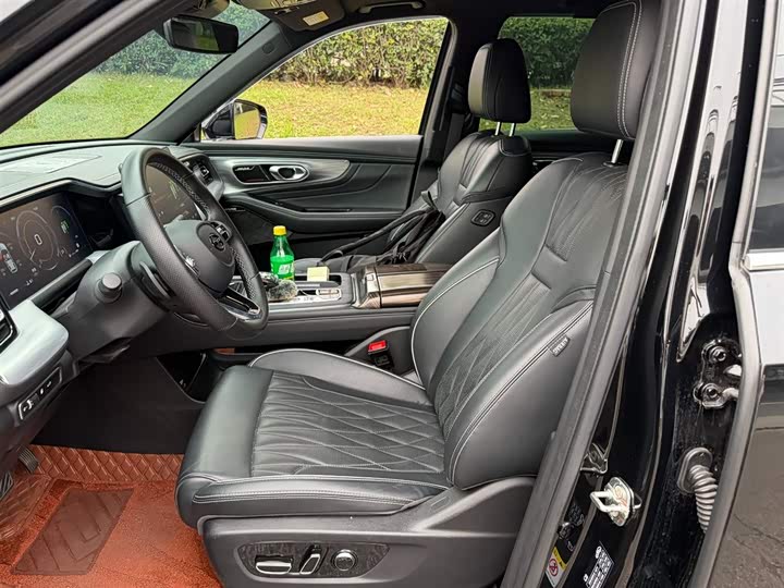 GAC Trumpchi GS8 2022 2022款 领航系列 2.0TGDI 两驱豪华智联版（七座）