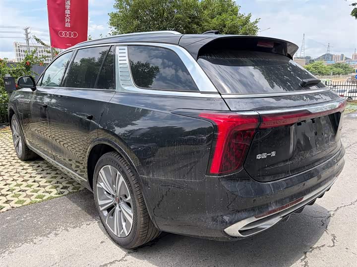 2025 Hongqi E-HS9