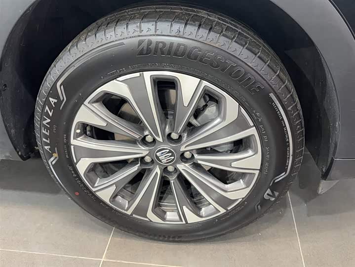 Buick Envision Plus 2026 2026款 昂科威Plus 28T 四驱白金版