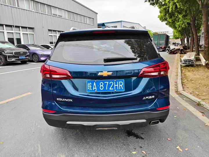 Фото 4 - Chevrolet Equinox