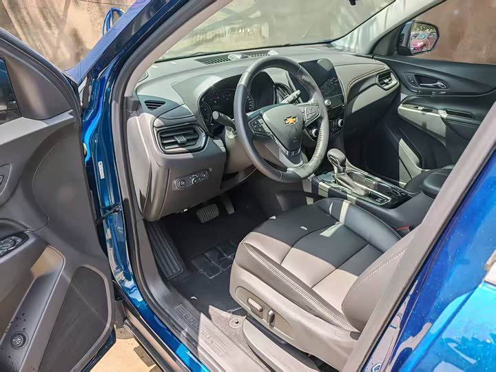 Фото 6 - Chevrolet Equinox