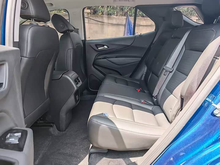 Фото 7 - Chevrolet Equinox