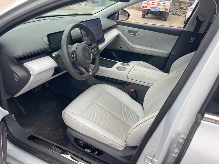 Baojun Xiangjing 2025 2025款 插混 140km豪华版