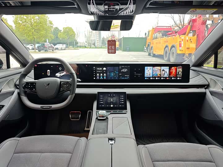 Voyah Passion 2024 2024款 PHEV 四驱超长续航旗舰版
