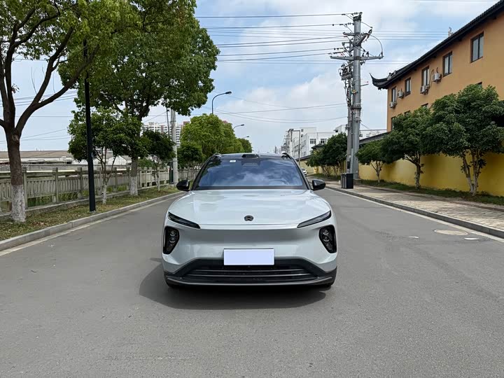 Фото 2 - Nio ES6