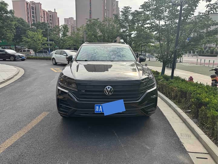 Фото 2 - Volkswagen Touareg