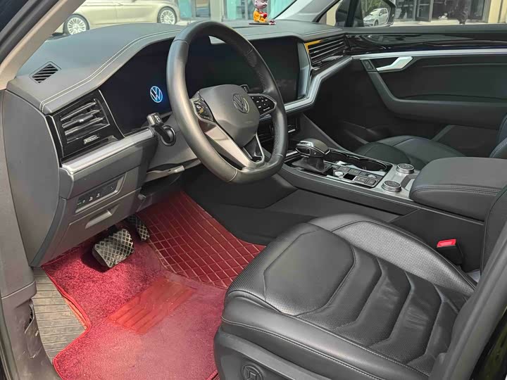 Фото 6 - Volkswagen Touareg