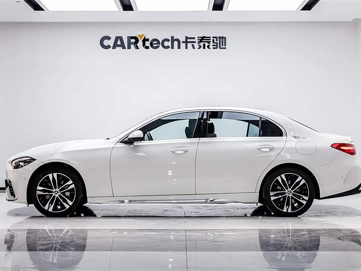 Photo 2 - Mercedes-Benz C-Class Hybrid