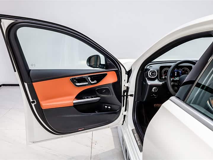 Photo 6 - Mercedes-Benz C-Class Hybrid