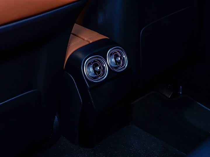 Photo 9 - Mercedes-Benz C-Class Hybrid
