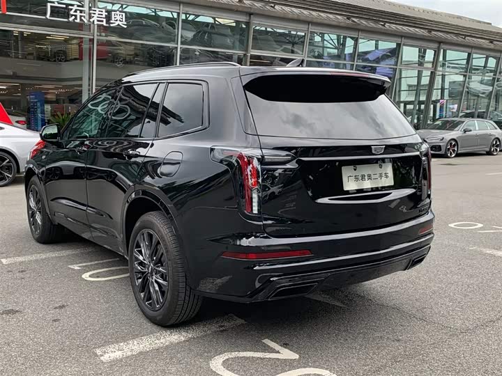2025 Cadillac XT6