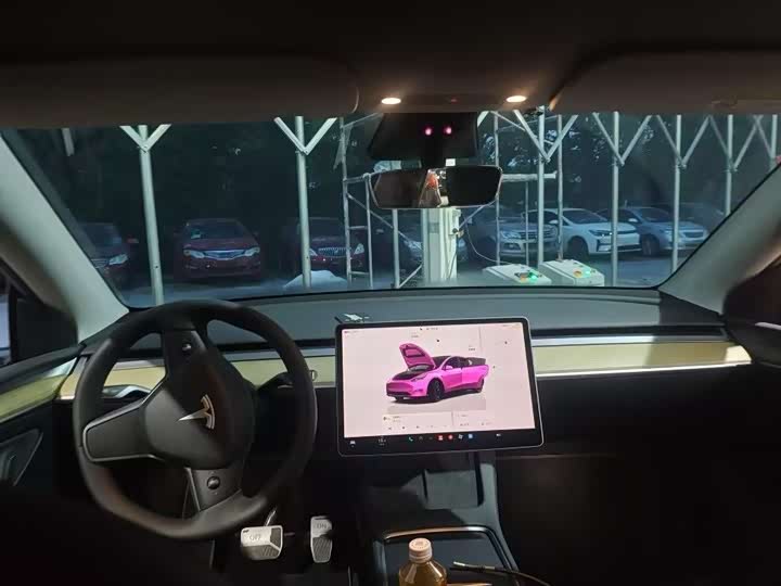 Zdjęcie 7 - Tesla Model Y