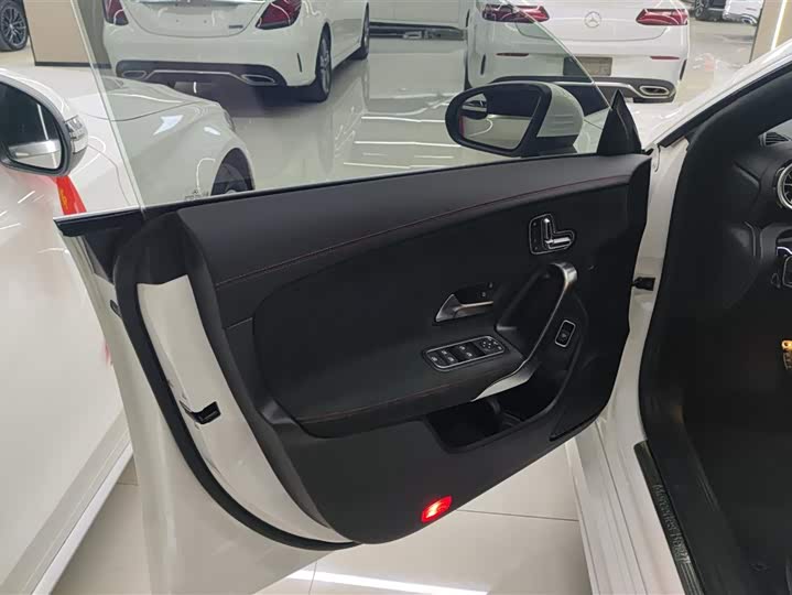 Фото 7 - Mercedes-Benz CLA-Class