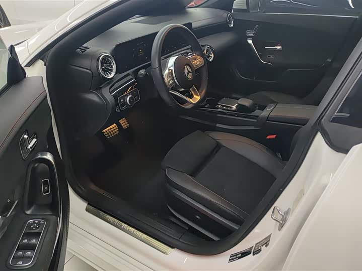 Фото 9 - Mercedes-Benz CLA-Class