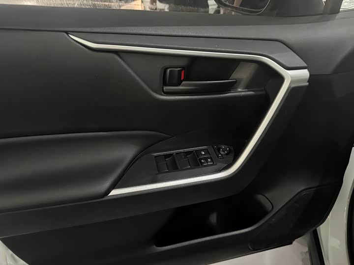 Toyota RAV4 2021 2021款 2.0L CVT两驱都市版
