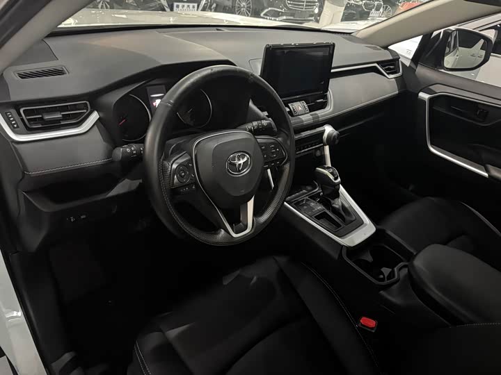 Toyota RAV4 2021 2021款 2.0L CVT两驱都市版