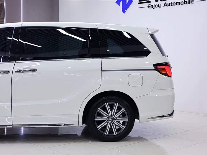 Фото 4 - Honda Odyssey
