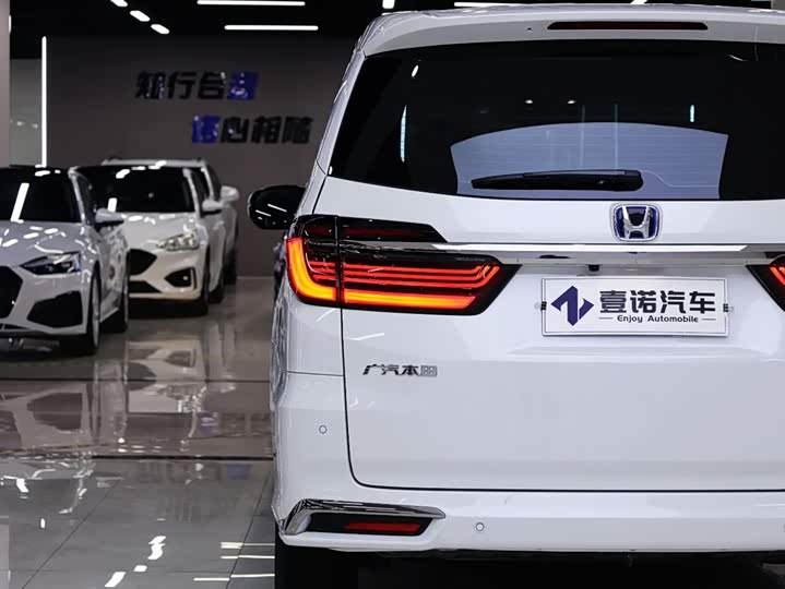Фото 8 - Honda Odyssey