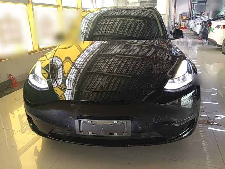 Zdjęcie 3 - Tesla Model Y