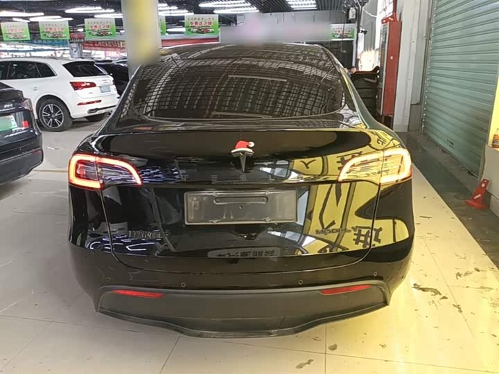Zdjęcie 6 - Tesla Model Y