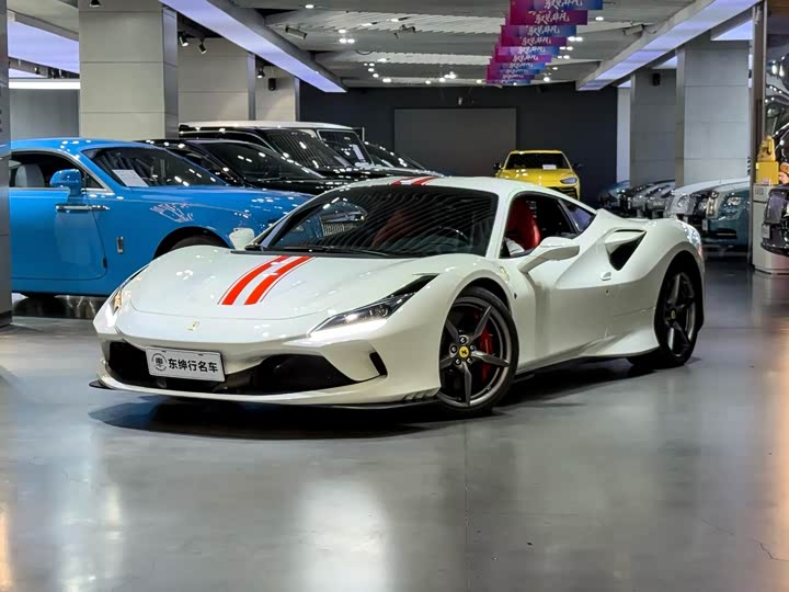 Zdjęcie 1 - Ferrari F8