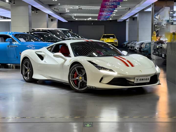 Zdjęcie 3 - Ferrari F8
