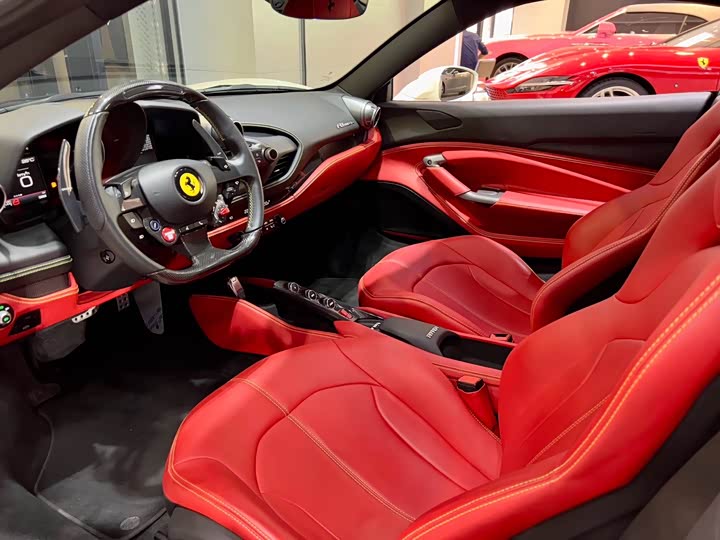 Zdjęcie 7 - Ferrari F8