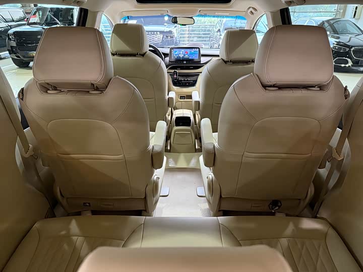 Photo 9 - Buick GL8 ES