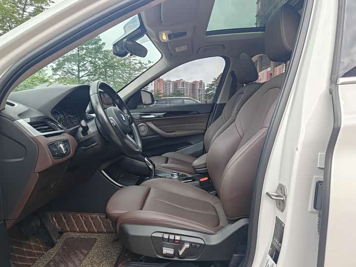 Фото 6 - BMW X1