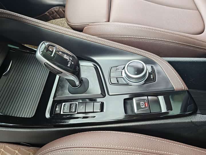 Фото 8 - BMW X1