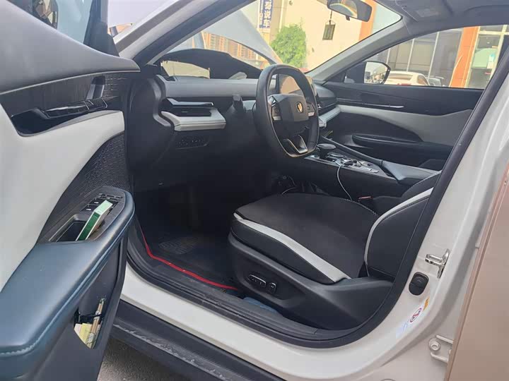 Фото 5 - Changan UNI-V Hybrid