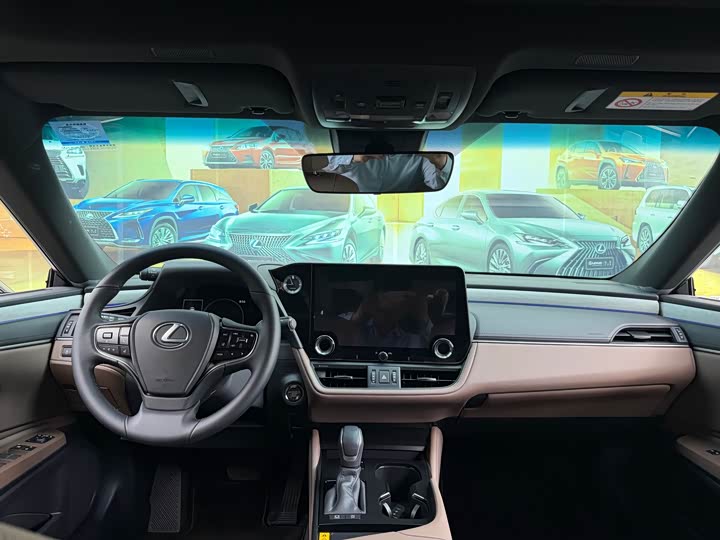 Фото 5 - Lexus ES