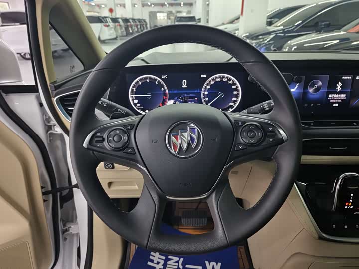 Zdjęcie 9 - Buick GL8 ES