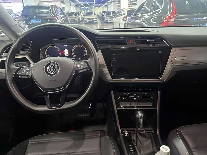 2022 Volkswagen Touran L