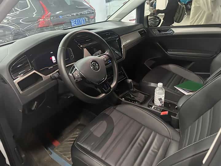 Volkswagen Touran L 2022 2022款 途安L 280TSI DSG拓界版 7座