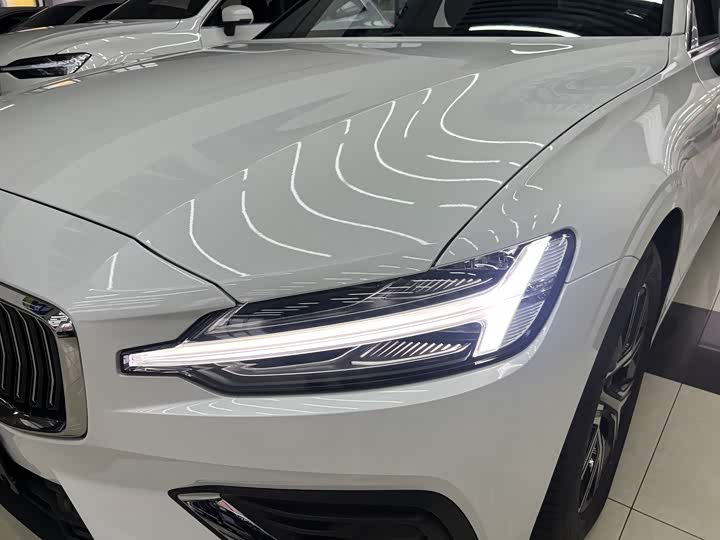 Volvo S60 2025 2025款 B4 智逸豪华版