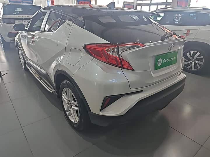 Toyota C-HR 2022 2022款 2.0L 领先版
