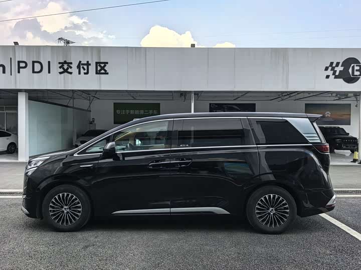 Denza D9 2025 2025款 DM-i 智驾版 1020 四驱尊荣型