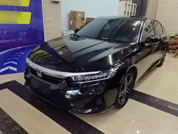 Фото 2 - Honda Inspire