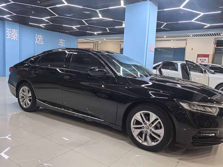 Photo 2 - Honda Accord