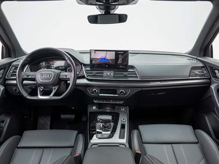 Audi Q5L 2026 2026款 45周年典藏版 40 TFSI 豪华动感型