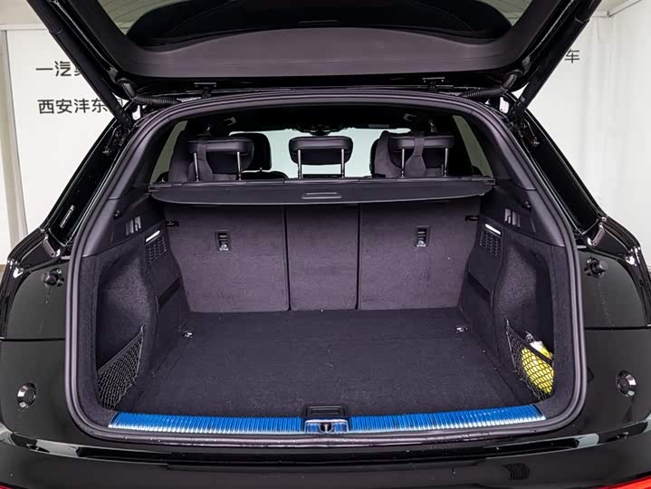 Audi Q5L 2026 2026款 45周年典藏版 40 TFSI 豪华动感型