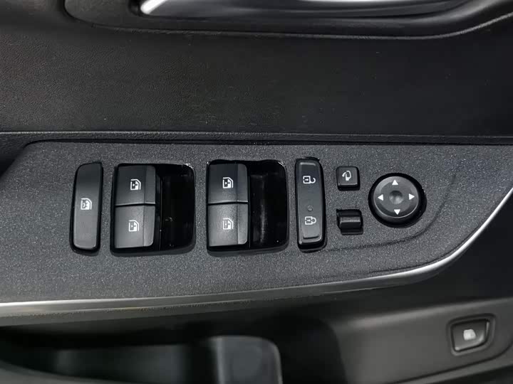 Photo 9 - Hyundai Custo