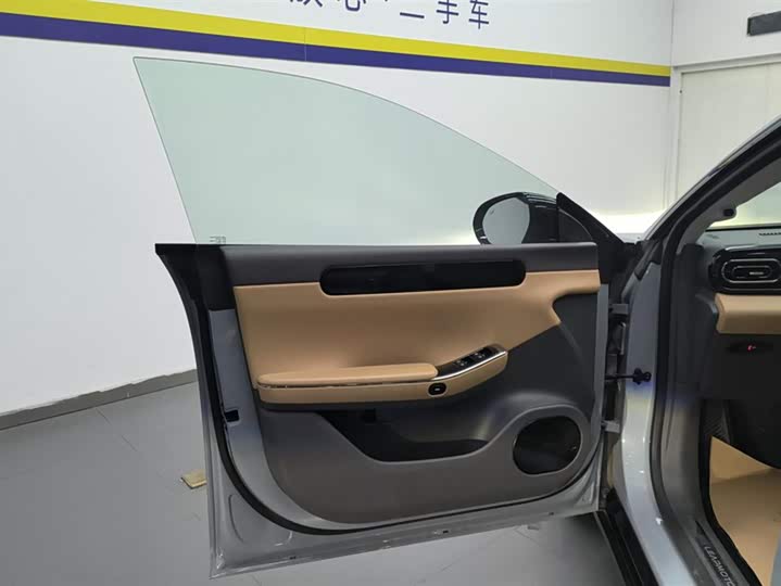 Leapmotor C01 2024 2024款 增程 316尊享版