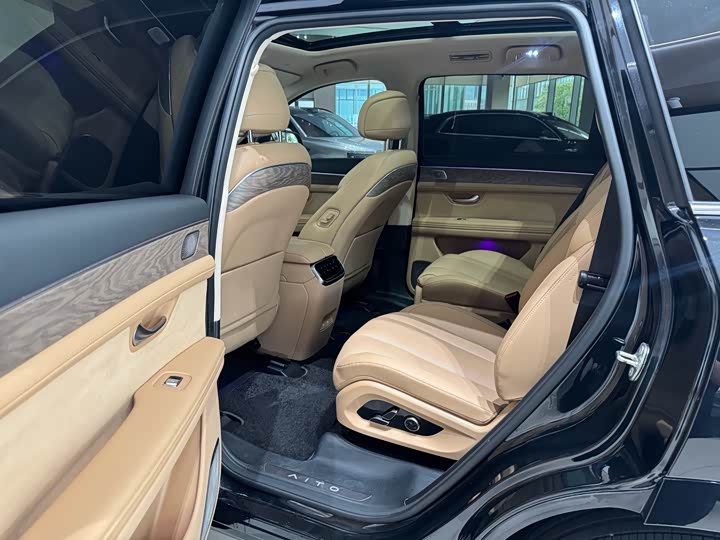 Aito M7 2022 2022款 1.5T 四驱豪华版