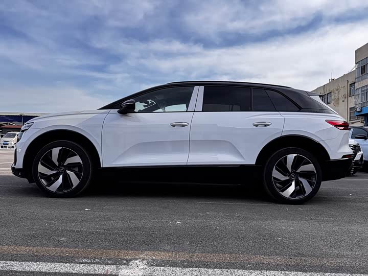 Audi Q5 e-tron 2023 2023款 40 e-tron 闪耀型 机甲套装