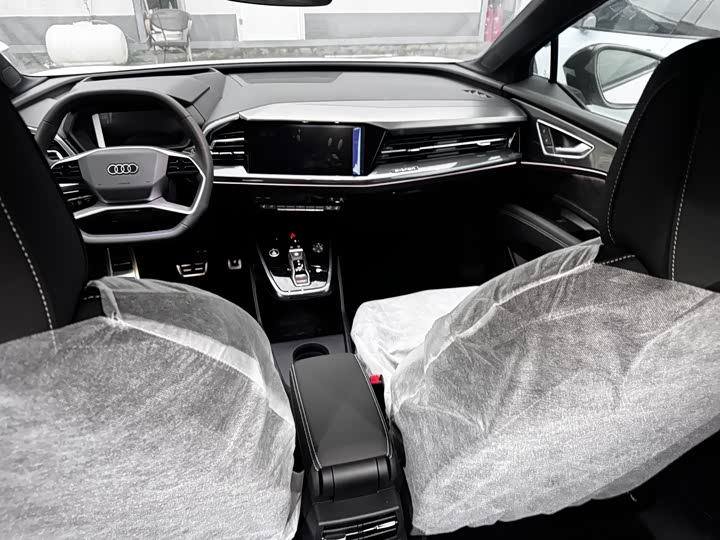 Audi Q5 e-tron 2023 2023款 40 e-tron 闪耀型 机甲套装