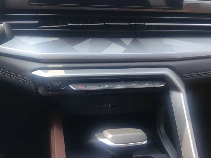 Geely Vision X6 2021 2021款 PRO 1.4T 自动尊贵型